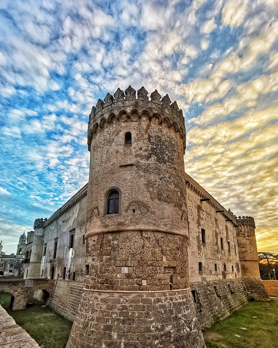 Castello Ducale di Torremaggiore fotografato dalla strada